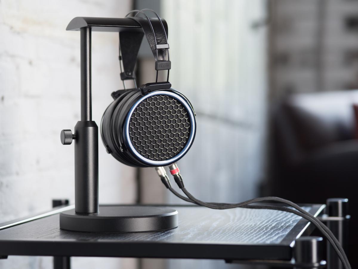 Słuchawki MrSpeakers w dystrybucji