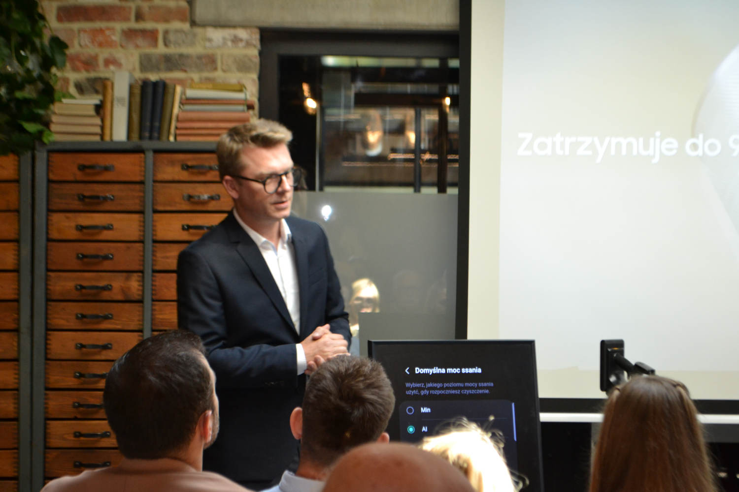 Samsung-prezentuje-nowa-linie-odkurzaczy-Bespoke-Jet-AI-2