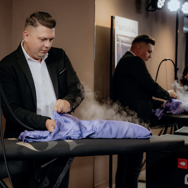 Prasowanie ze szwajcarską precyzją i … designem