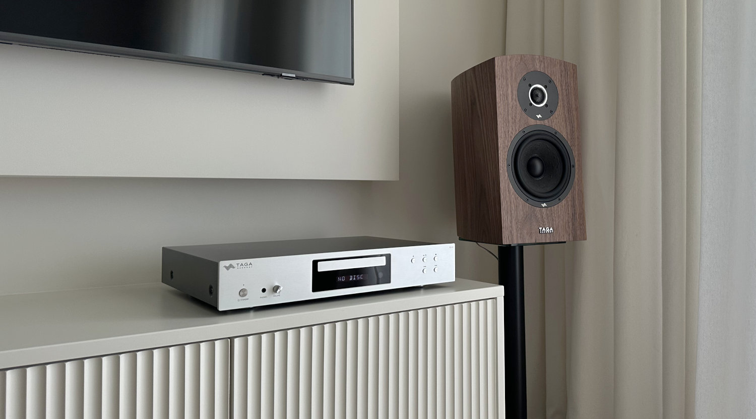 Kolumny głośnikowe stereo i subwoofery