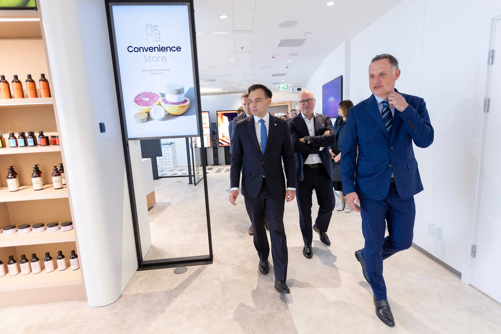 Samsung-otworzyl-w-Warszawie-najwieksze-Business-Experience-Centre-w-Europie-3