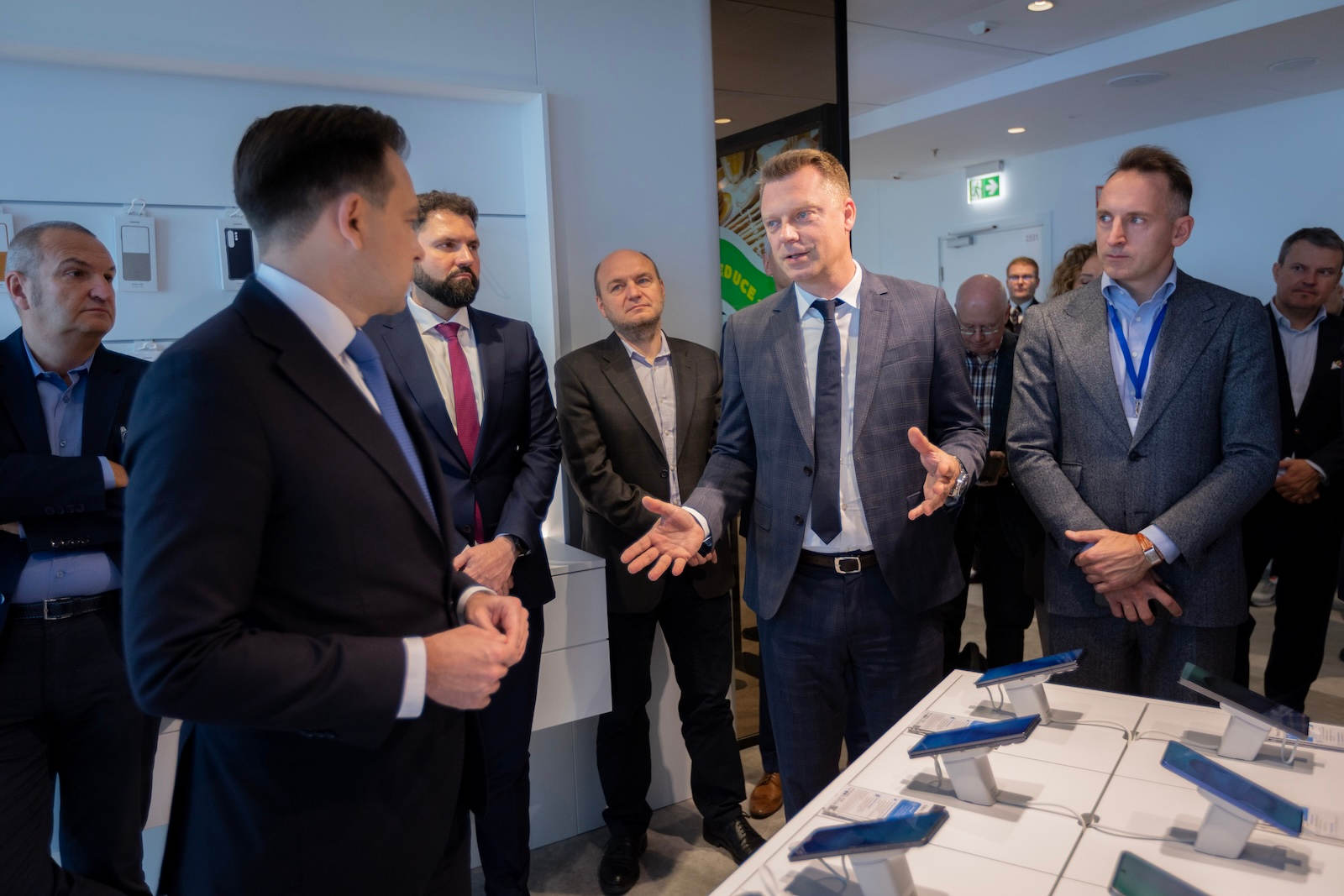 Samsung-otworzyl-w-Warszawie-najwieksze-Business-Experience-Centre-w-Europie-6