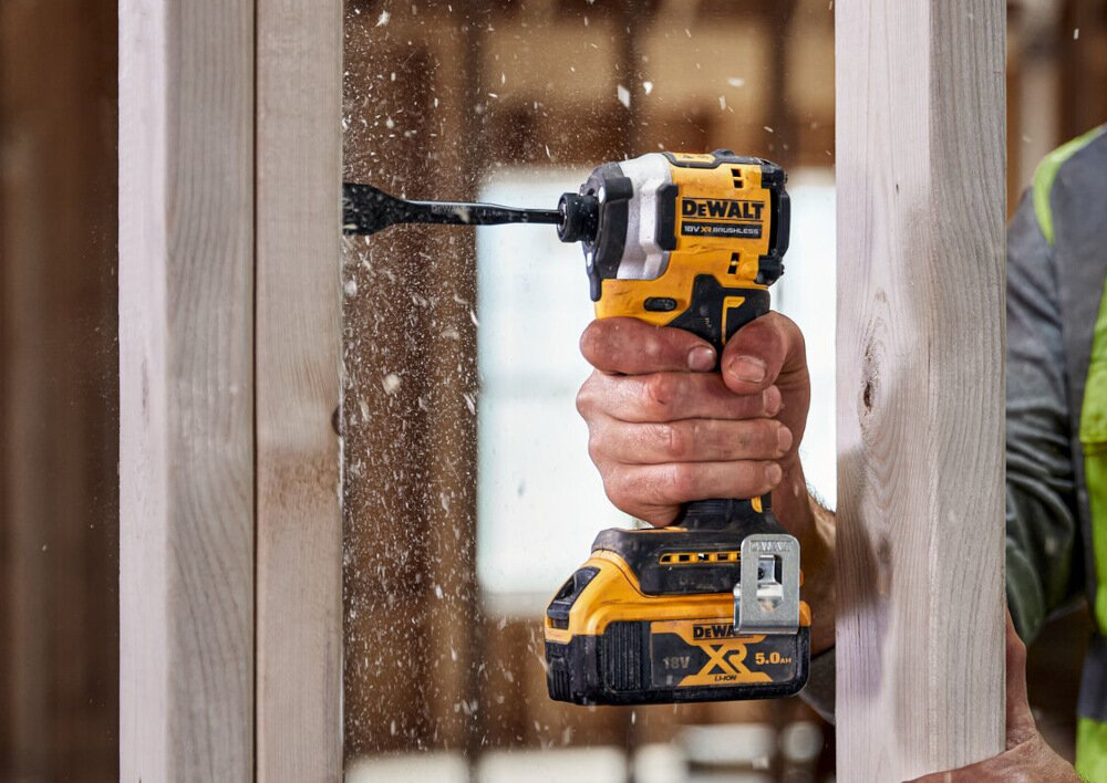 Zakrętarka udarowa – do czego służy? Jak wybrać dobry model?