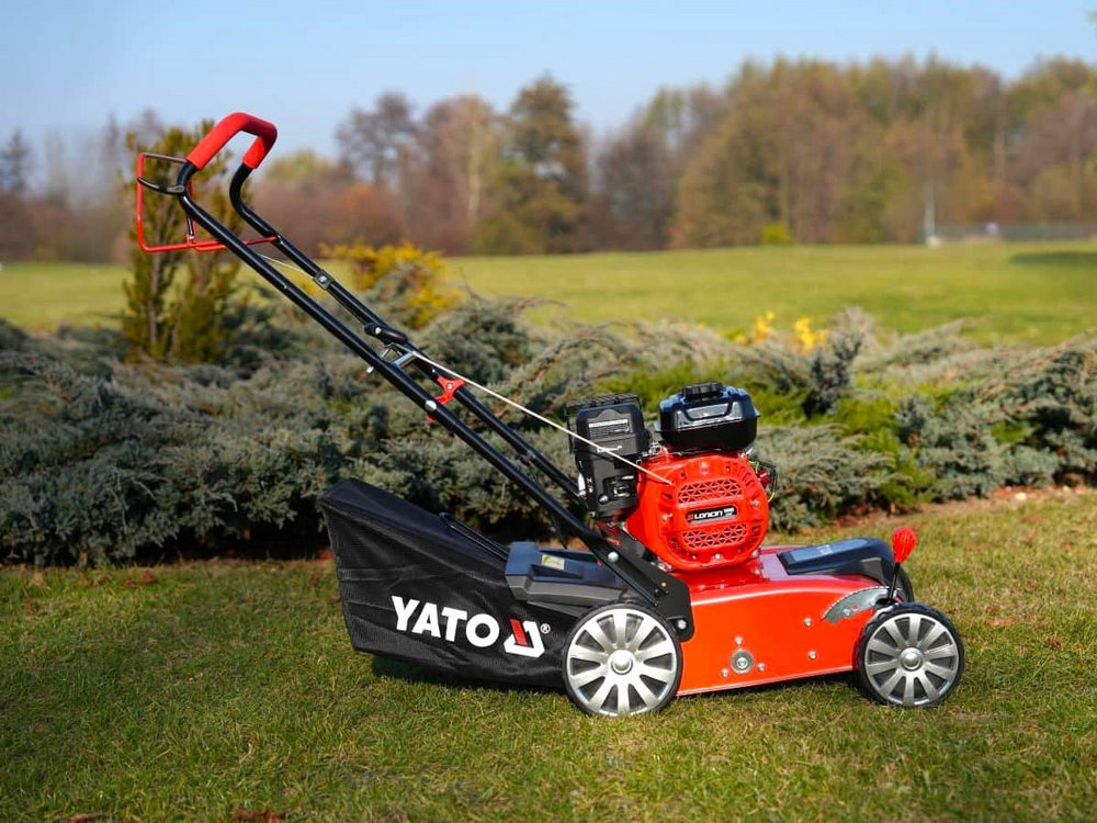 Sezon-ogrodowy-przed-nami-Wertykulator-i-aerator-7