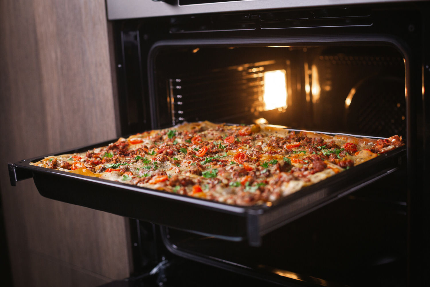 Piekarniki-tradycyjne-do-zabudowy-klasyka-ktora-nie-wychodzi-z-mody-9