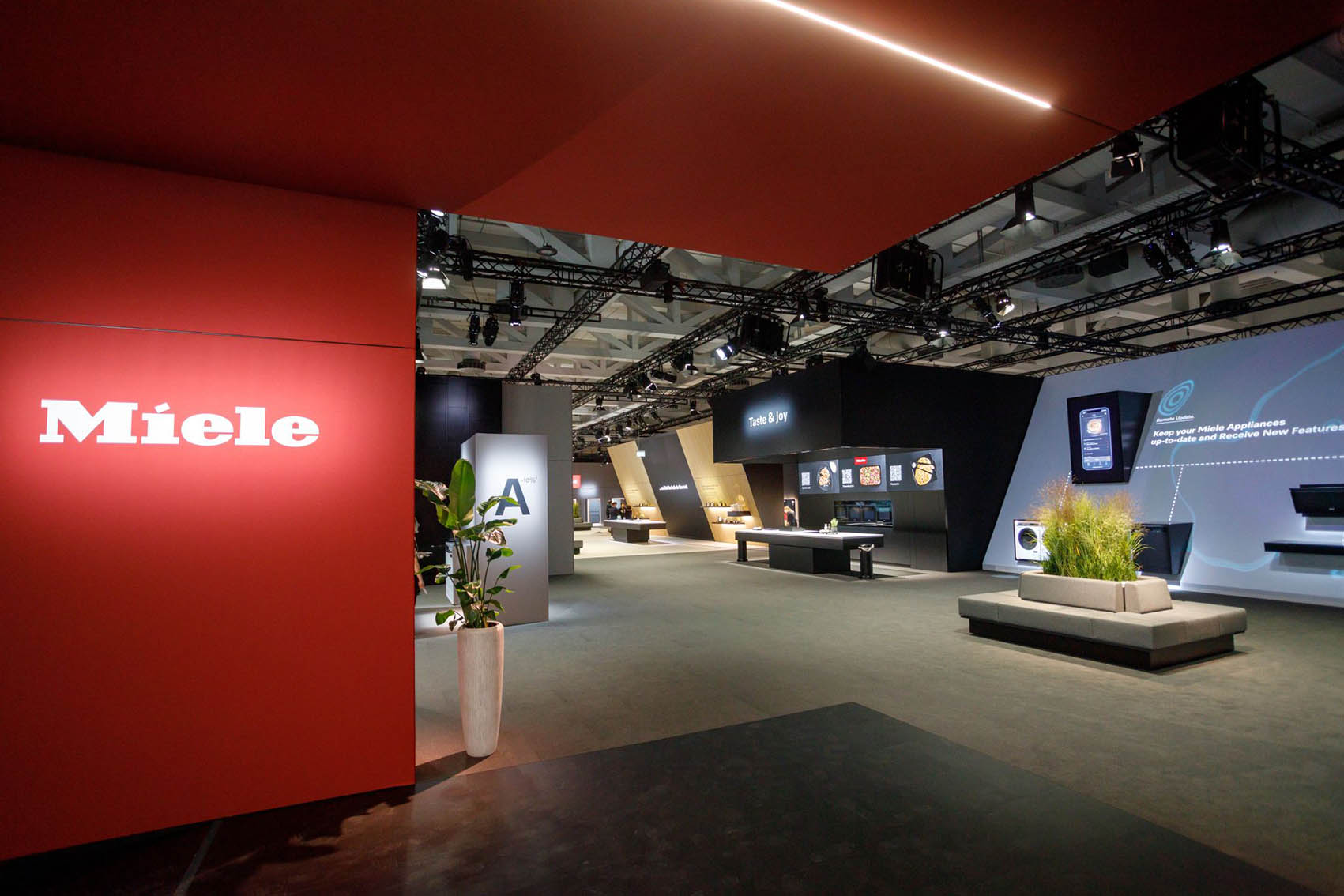 Srebrna nagroda „BrandEx 2026” dla Miele Stoisko IFA 2025 docenione za architekturę marki-3