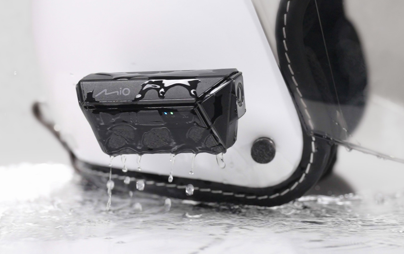 Kamera na kask Mio MiVue MP20-2