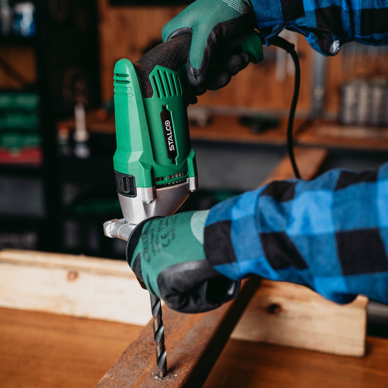 Kiedy-przydaje-sie-wiertarka-udarowa-i-jak-wybrac-odpowiedni-model-5