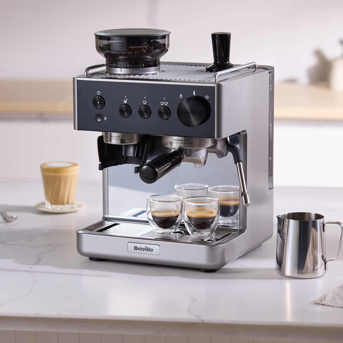 Ekspres do kawy kolbowy z młynkiem Breville Barista Classic VCF186X-2