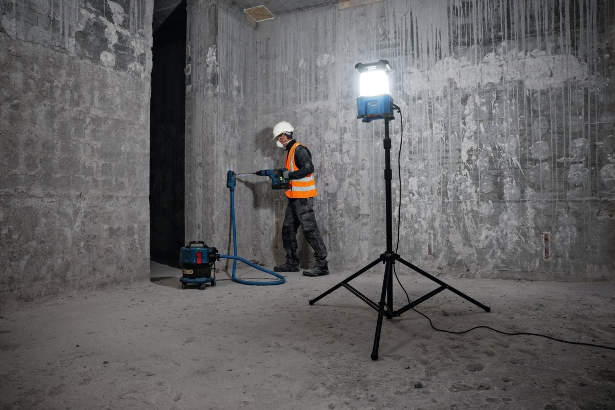 Lampa na budowę – przydać może się nie tylko podczas prac remontowych